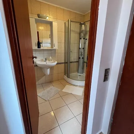 Nora And Restaurant Inn Zamardi