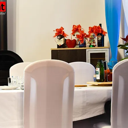 Nora And Restaurant 宾馆 扎马迪