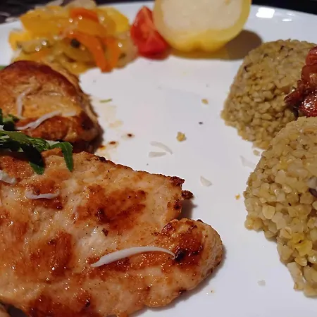 宾馆 Nora And Restaurant *