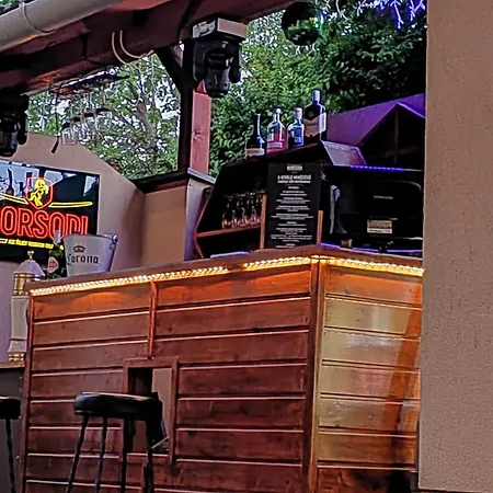 Nora And Restaurant *