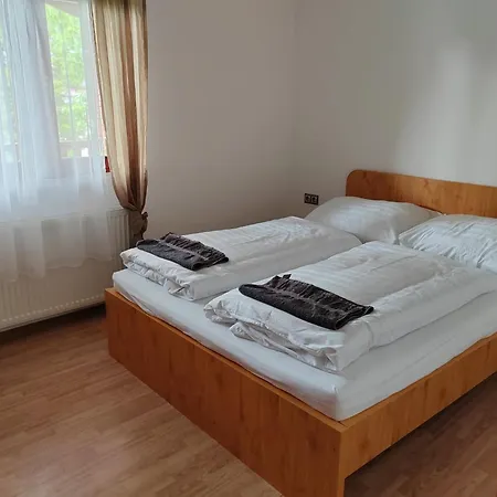 Nora And Restaurant 宾馆 扎马迪