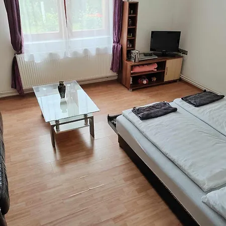 Nora And Restaurant *