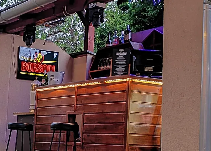 Nora And Restaurant *