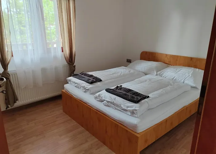 Nora And Restaurant אורחן זמראדי